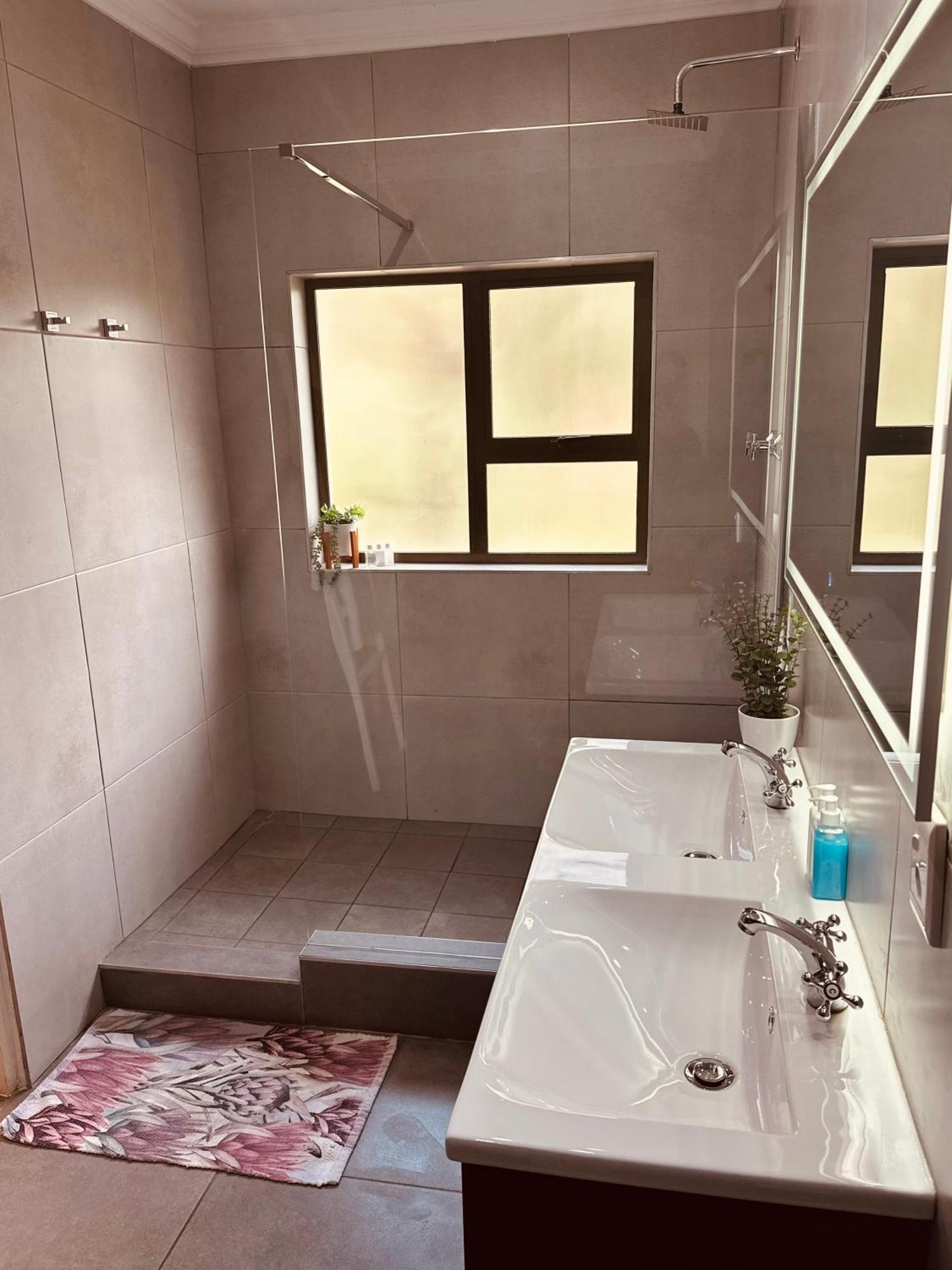 Vine Guesthouse Стелленбос Екстер'єр фото